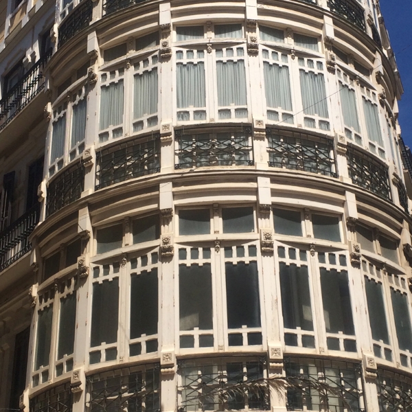 Detalle miradores edificio Molina Larios